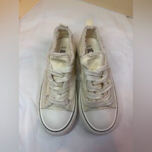 SHEIN Cream White Frayed Low-Top Kids Sneakers